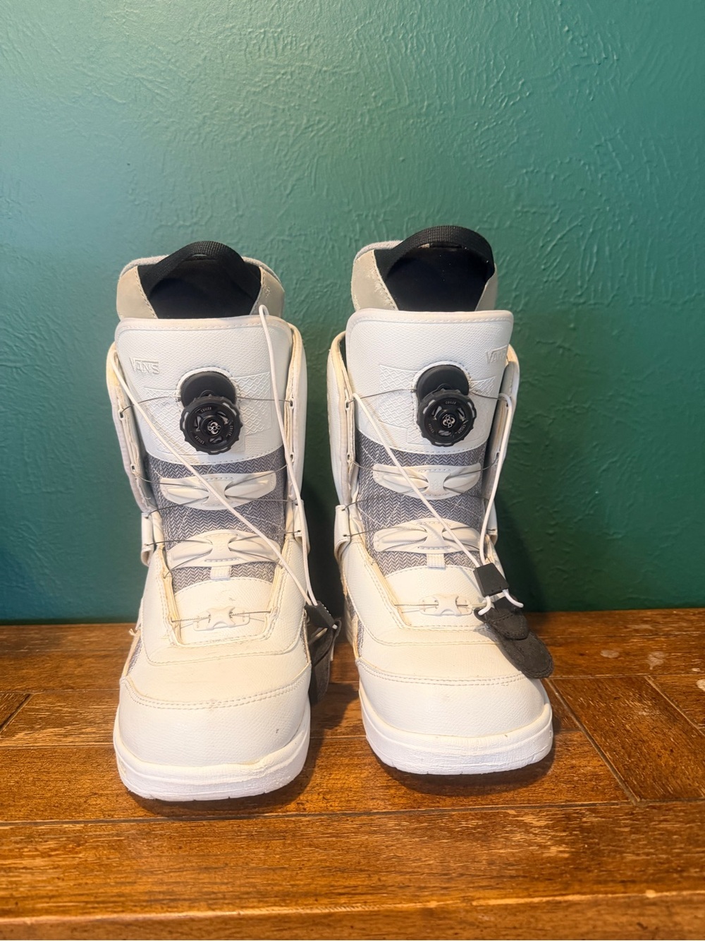 Vans Women’s Encore White Snowboard Boots